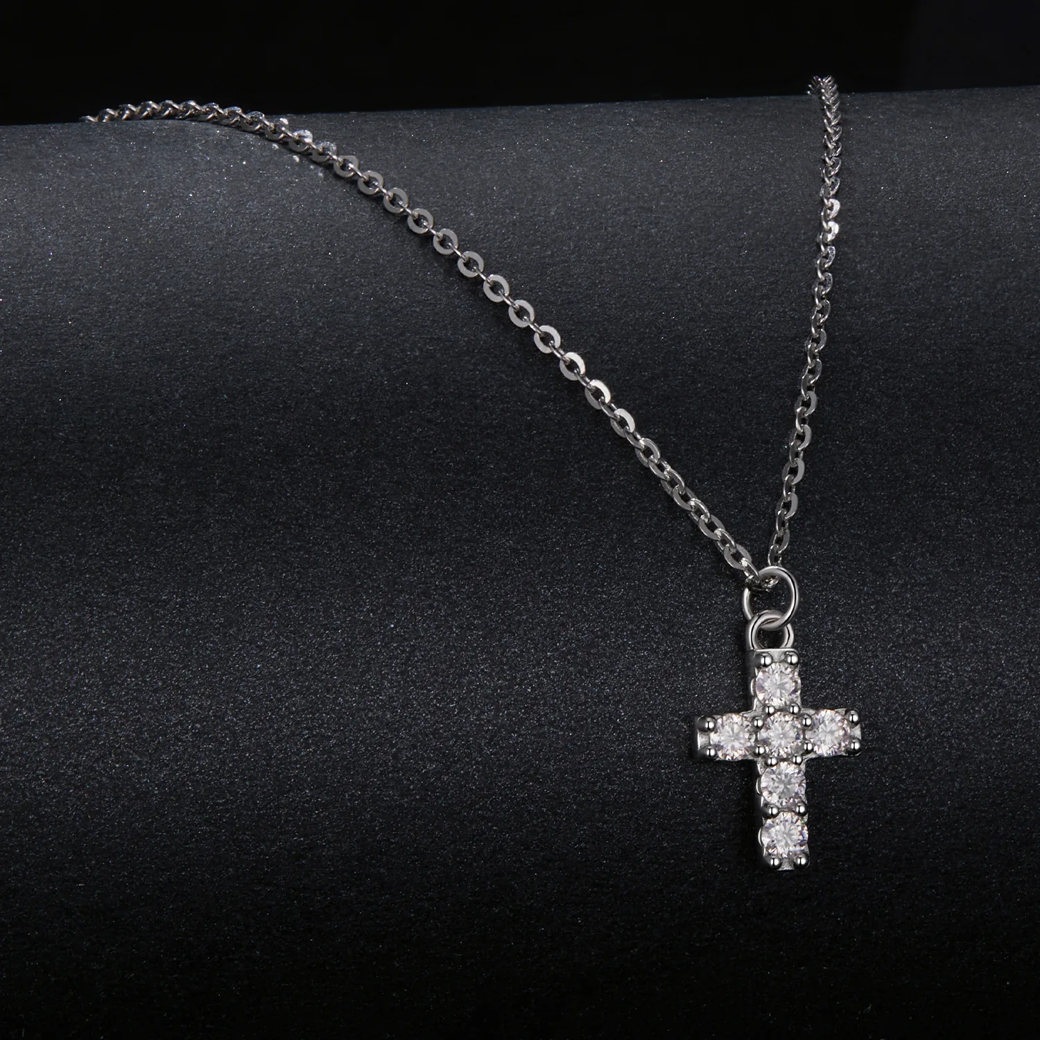 SoulSisters Collana Con Ciondolo Croce Argentata: Classica E Trendy, Lunghezza 45 Cm - Regalo Per Battesimo, Comunione, Cresima