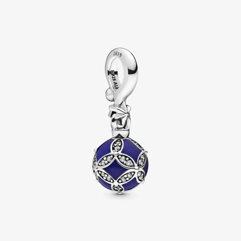 Charm pendente PANDORA Ornamento di Natale blu in argento - 798512C01 - Immagine del prodotto